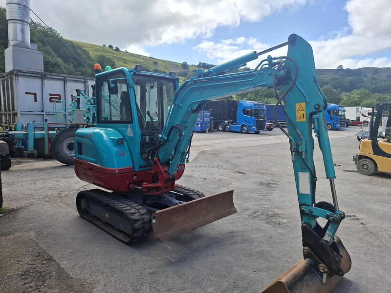 Takeuchi TB230 - Mini bager: slika 4 Takeuchi TB230 - Mini bager: slika 4