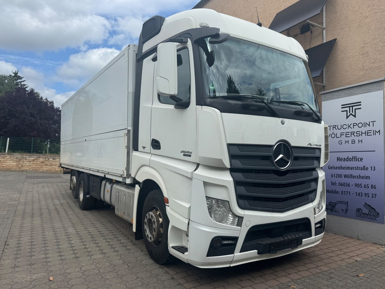 Mercedes-Benz Actros2545/Lift-Lenk/Mitnahmestp/Retder - Kamion za prevoz boca: slika 1 Mercedes-Benz Actros2545/Lift-Lenk/Mitnahmestp/Retder - Kamion za prevoz boca: slika 1