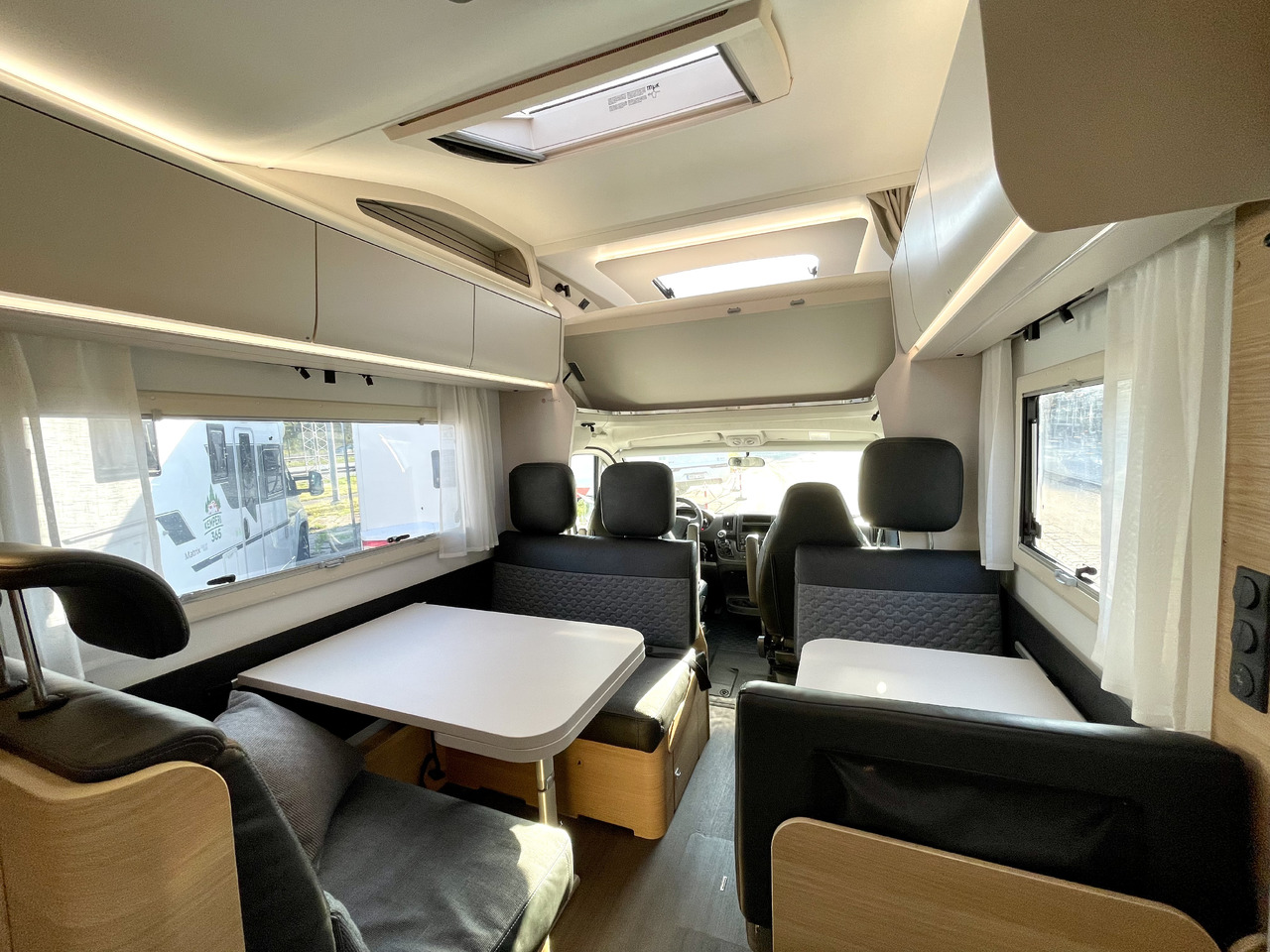 ADRIA Coral XL 650 DK - Alkoven kamper: slika 5 ADRIA Coral XL 650 DK - Alkoven kamper: slika 5
