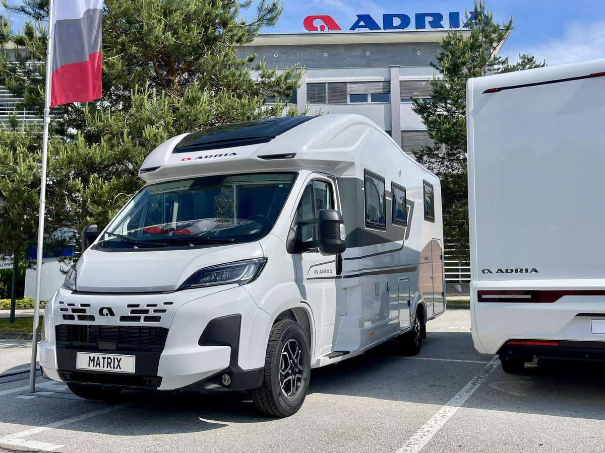 ADRIA Matrix 650 SL - Poluintegrisani kamper: slika 2 ADRIA Matrix 650 SL - Poluintegrisani kamper: slika 2