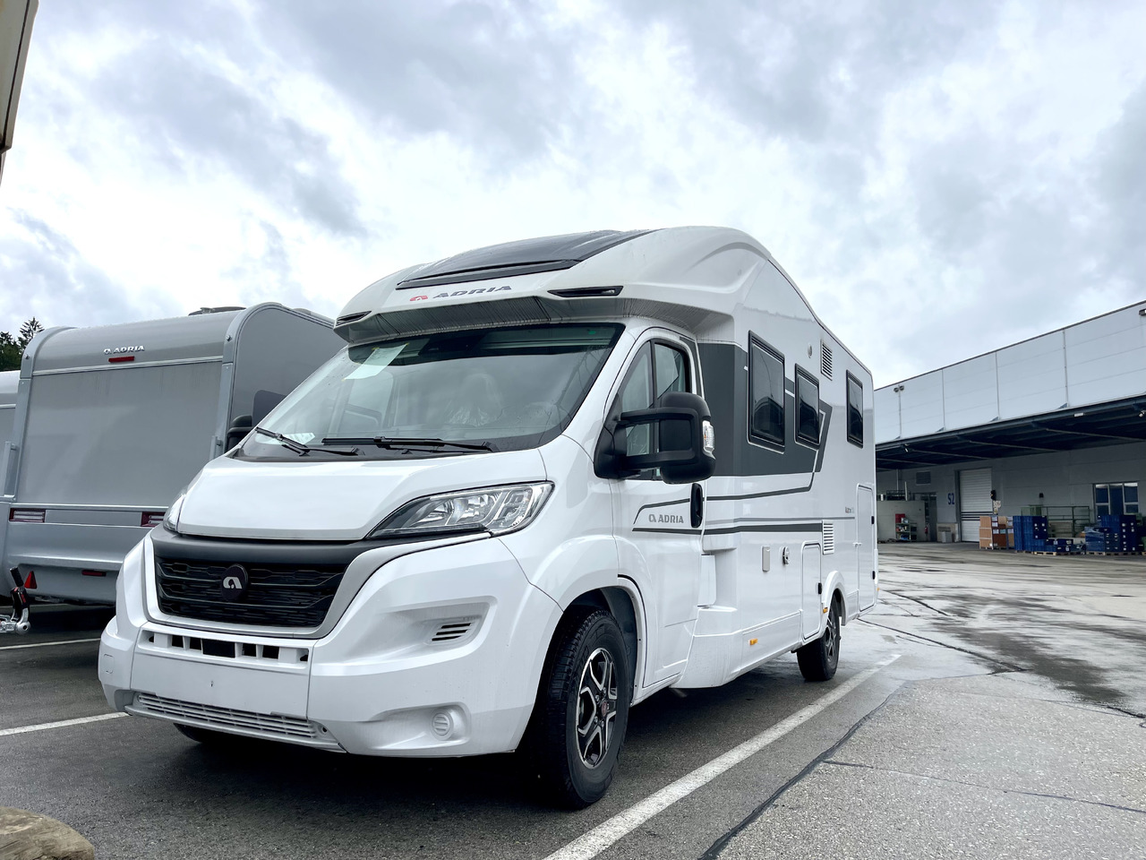ADRIA Matrix axess 650 SC - Poluintegrisani kamper: slika 2 ADRIA Matrix axess 650 SC - Poluintegrisani kamper: slika 2