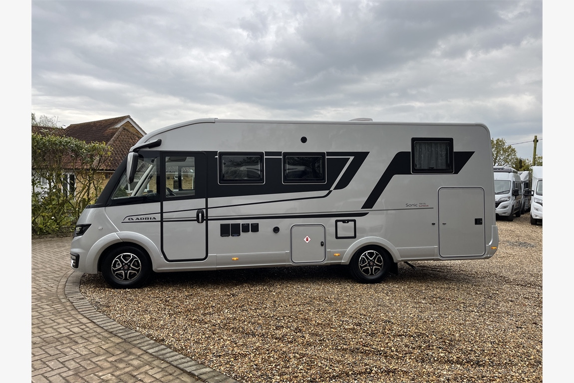 ADRIA Sonis Supreme - Integrisani kamper: slika 1 ADRIA Sonis Supreme - Integrisani kamper: slika 1
