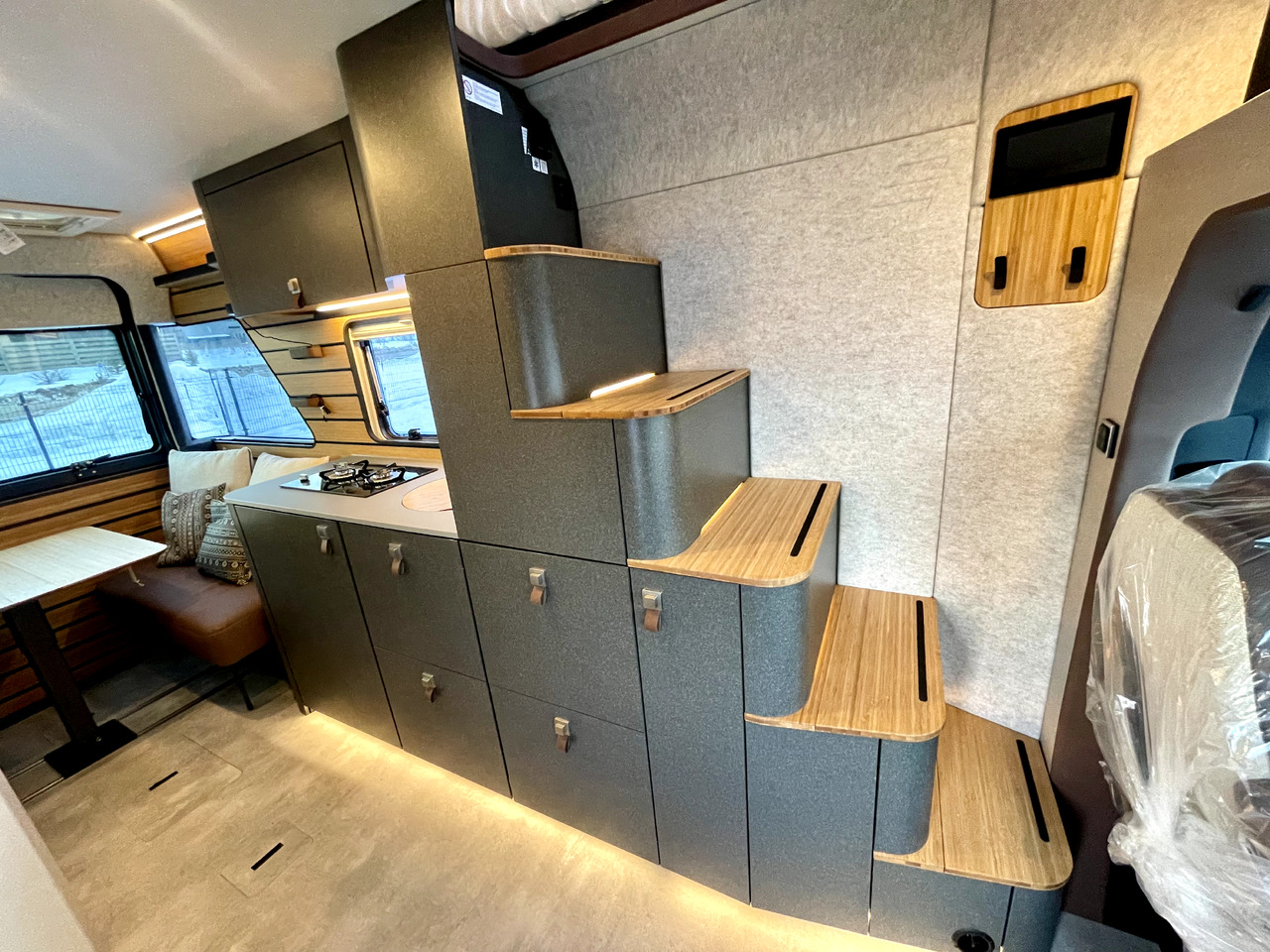 Poluintegrisani kamper novi Hymer Venture S: slika 10