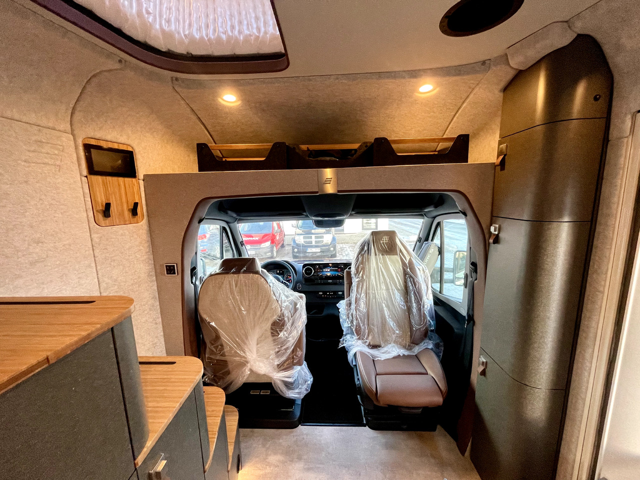 Poluintegrisani kamper novi Hymer Venture S: slika 14