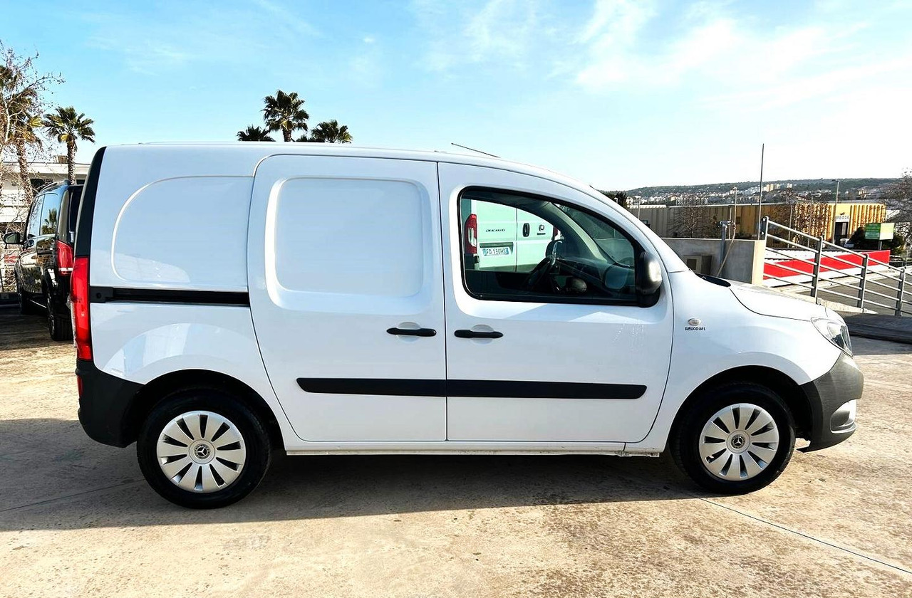 Mercedes Benz Citan 111 cdi Long 3 posti - Mali kombi: slika 3 Mercedes Benz Citan 111 cdi Long 3 posti - Mali kombi: slika 3