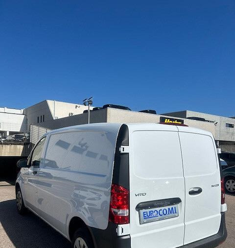 Mercedes-Benz VITO FURGONE 114 Traz Ant - Furgon: slika 2 Mercedes-Benz VITO FURGONE 114 Traz Ant - Furgon: slika 2