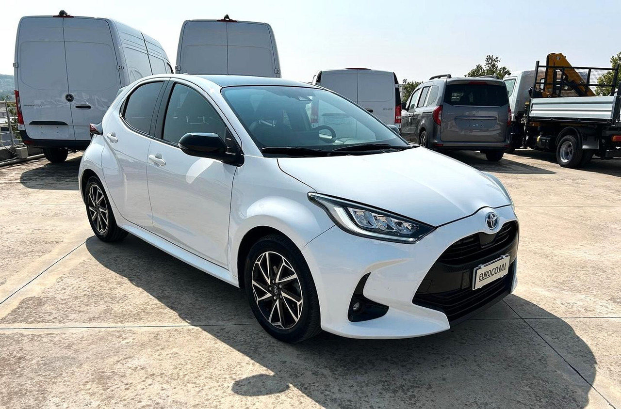 Toyota Yaris 1.5 Hybrid 5 porte Lounge - Limuzina: slika 3 Toyota Yaris 1.5 Hybrid 5 porte Lounge - Limuzina: slika 3