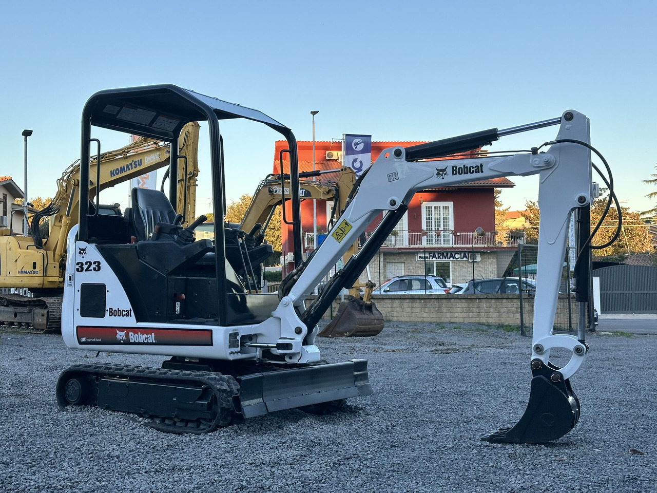 BOBCAT 323 - Mini bager: slika 1 BOBCAT 323 - Mini bager: slika 1