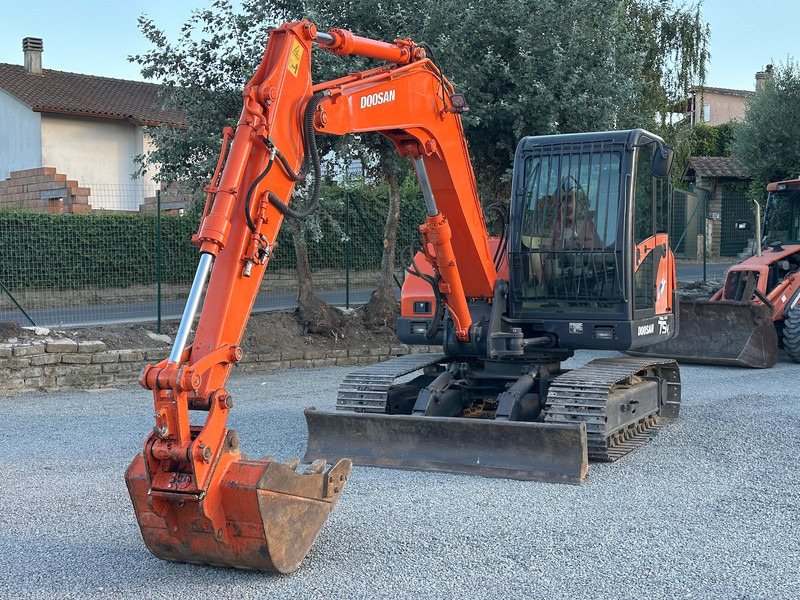 Doosan SOLAR 75V - Bager: slika 1 Doosan SOLAR 75V - Bager: slika 1