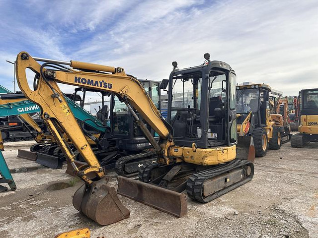 Komatsu PC30 - Mini bager: slika 1 Komatsu PC30 - Mini bager: slika 1