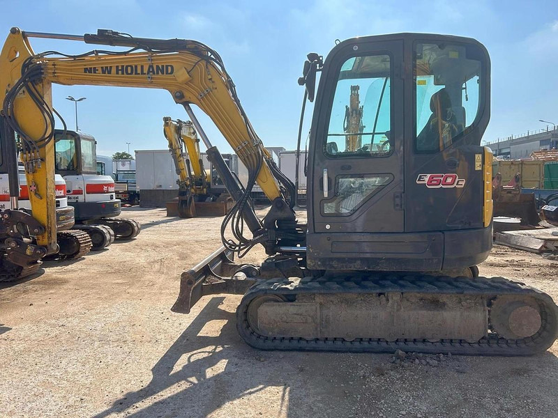 New Holland E60C - Mini bager: slika 2 New Holland E60C - Mini bager: slika 2