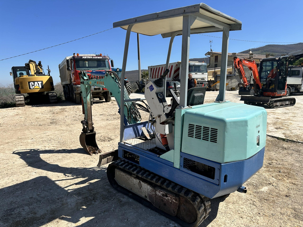 UTEX 1.3 - Mini bager: slika 3 UTEX 1.3 - Mini bager: slika 3