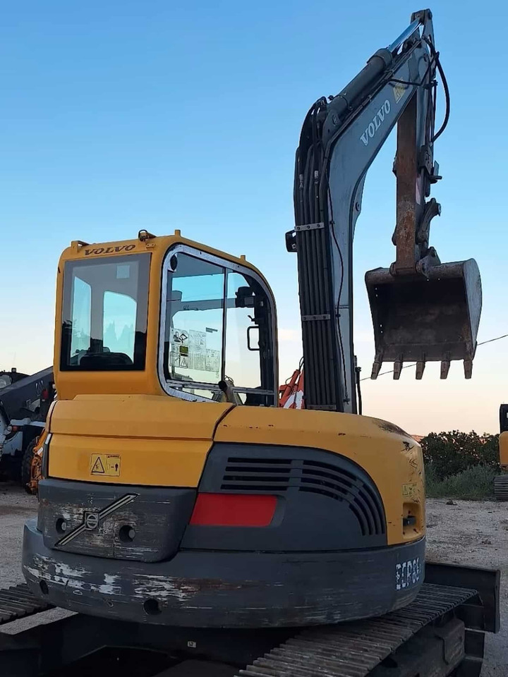 VOLVO ECR88 PLUS - Mini bager: slika 2 VOLVO ECR88 PLUS - Mini bager: slika 2