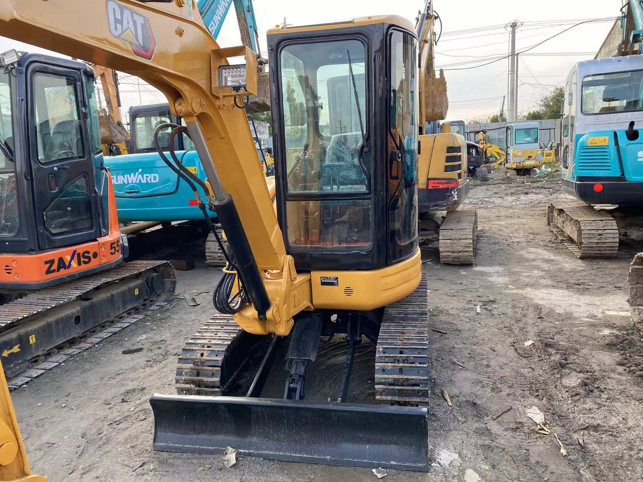 CATERPILLAR 303.5E2 - Mini bager: slika 3 CATERPILLAR 303.5E2 - Mini bager: slika 3