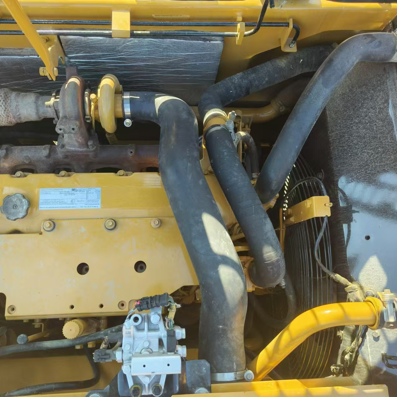 Bager guseničar CATERPILLAR 323D: slika 19