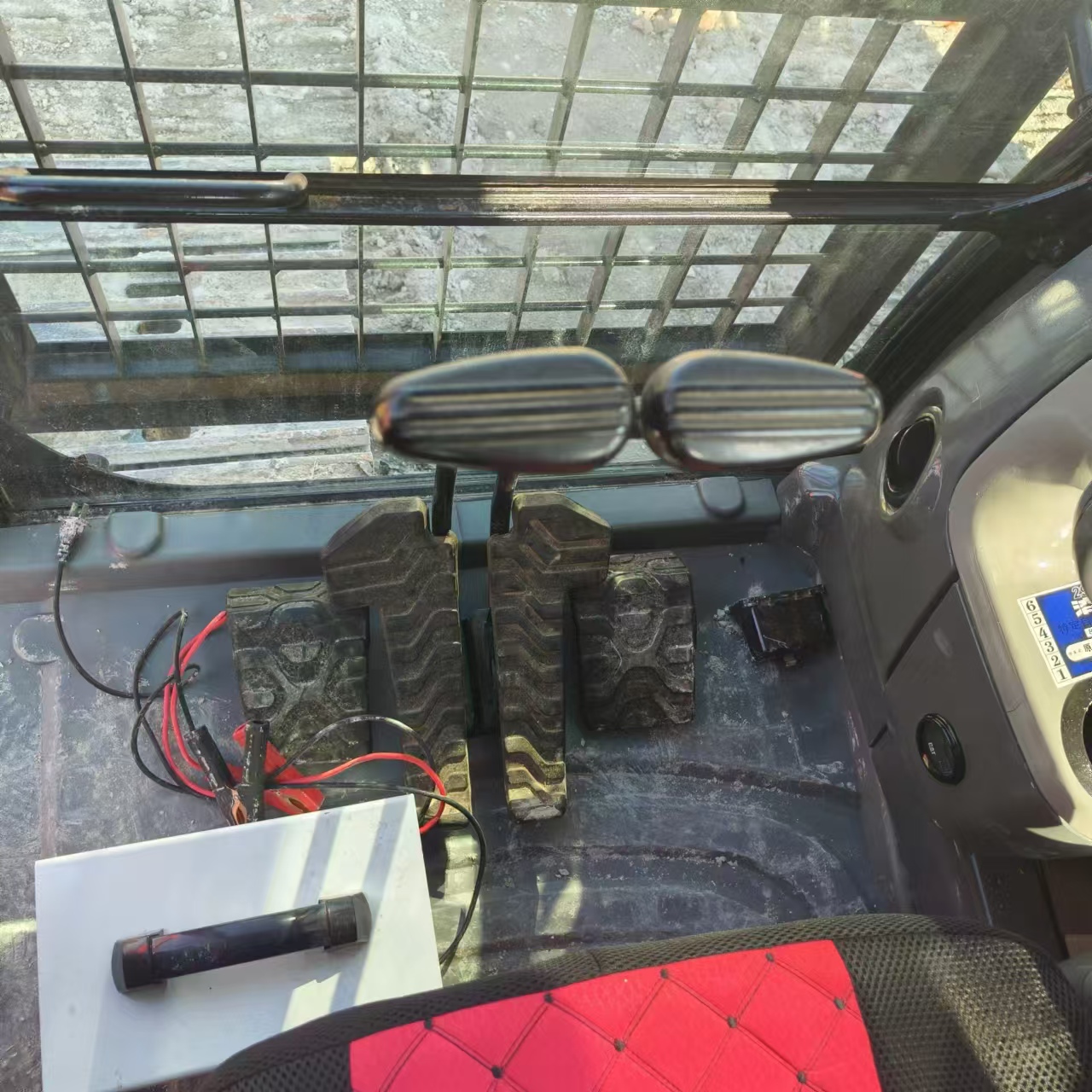 Bager guseničar CATERPILLAR 323D: slika 9