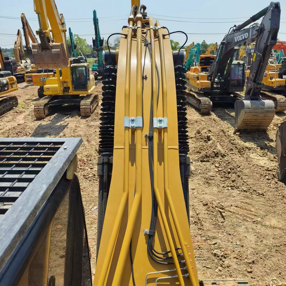 Bager guseničar CATERPILLAR 330D: slika 16