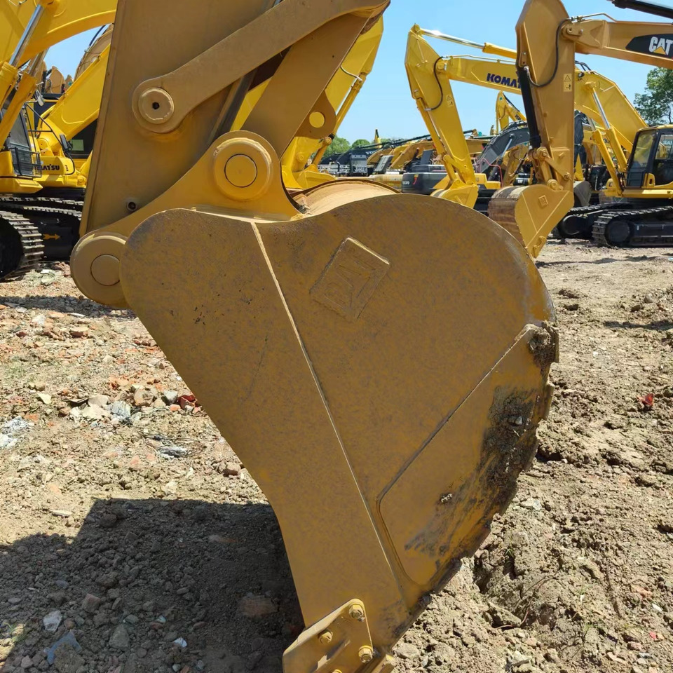 Bager guseničar CATERPILLAR 330D: slika 10