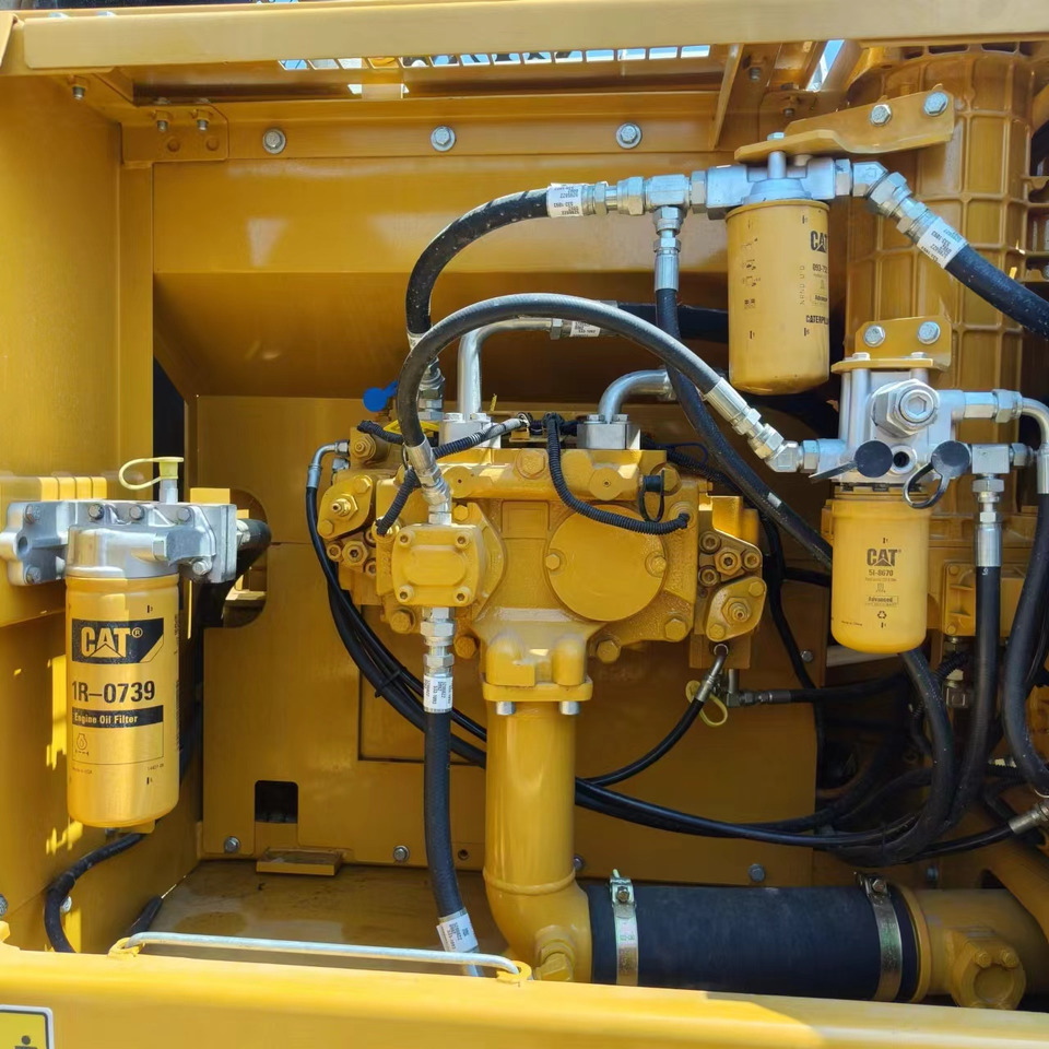 Bager guseničar CATERPILLAR 330D: slika 8