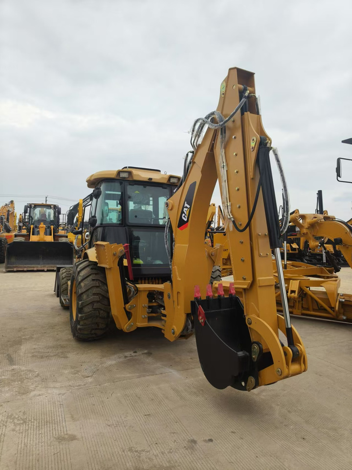 CATERPILLAR 420F - Bager utovarivač: slika 4 CATERPILLAR 420F - Bager utovarivač: slika 4