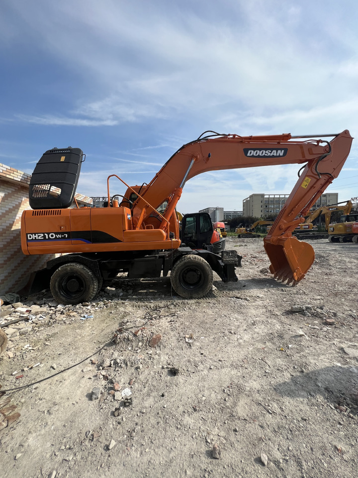 DOOSAN DX210 - Bager točkaš: slika 2 DOOSAN DX210 - Bager točkaš: slika 2