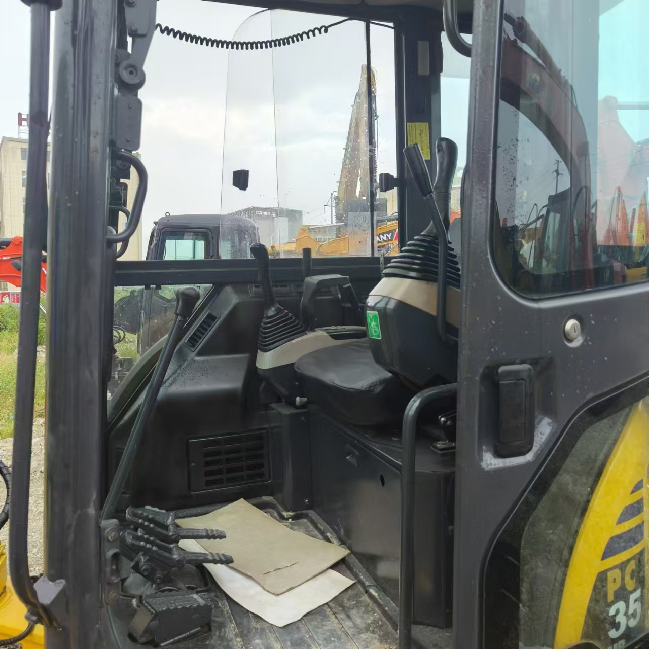 Mini bager KOMATSU PC35: slika 12