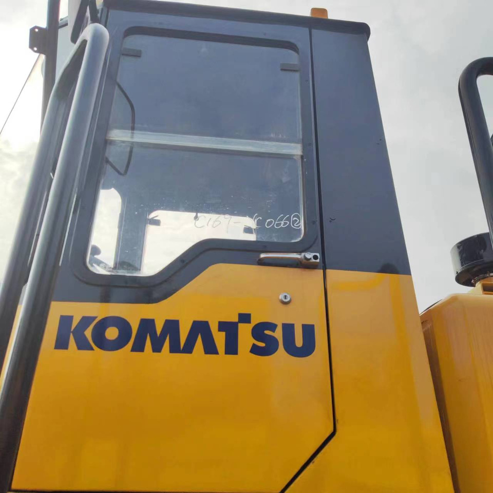 KOMATSU WA380 - Utovarivač točkaš: slika 5 KOMATSU WA380 - Utovarivač točkaš: slika 5