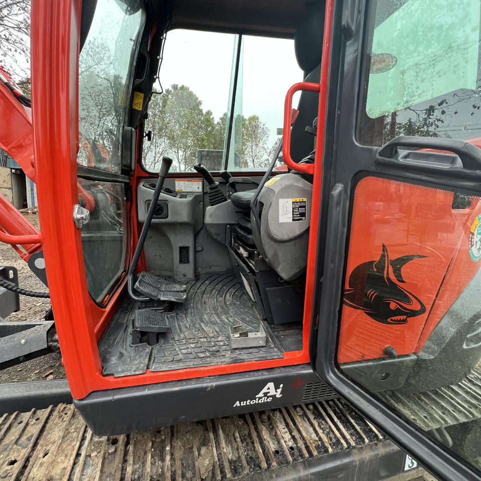 Bager guseničar KUBOTA KX185: slika 9
