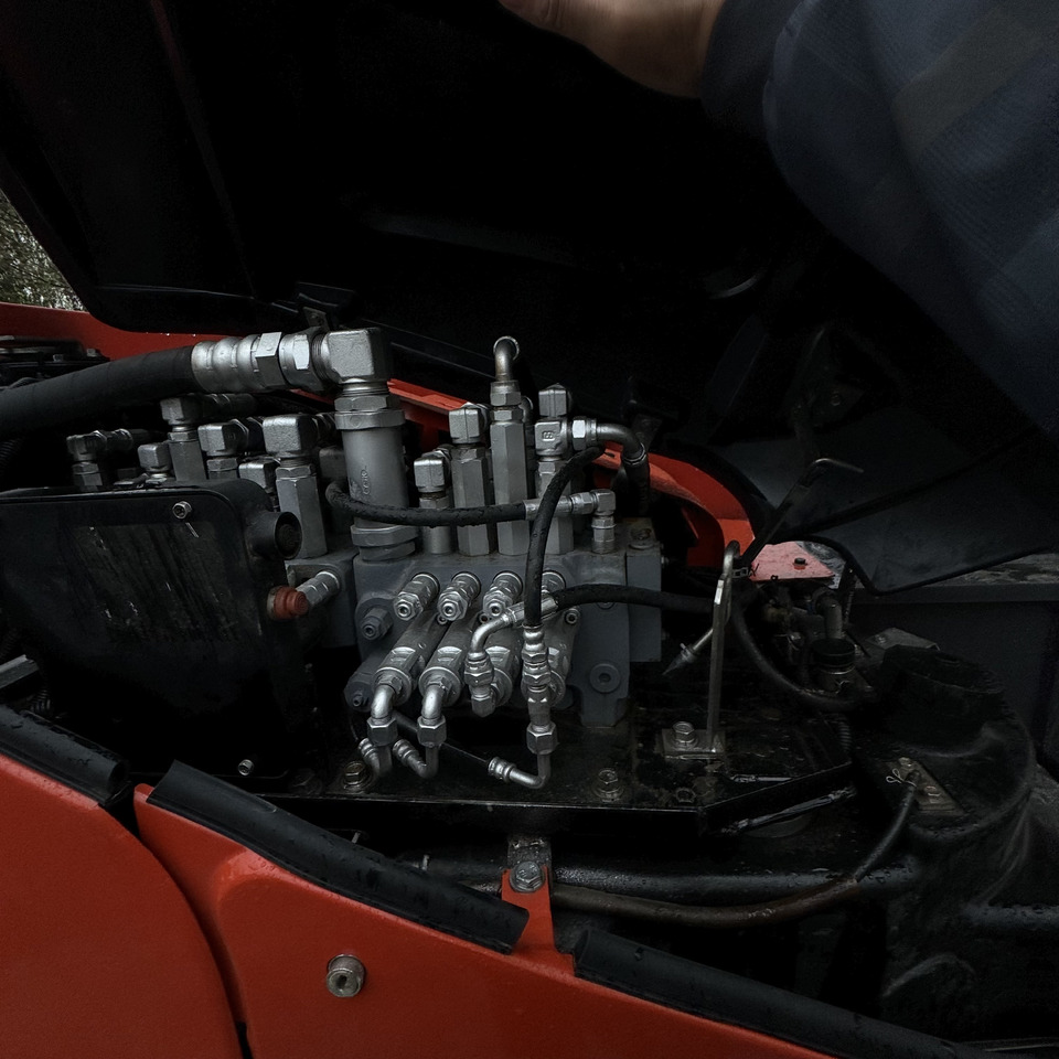 Bager guseničar KUBOTA KX185: slika 17