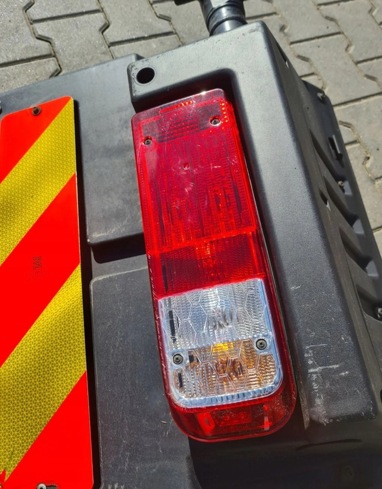 BŁOTNIK KOMPLETNY PRAWY TYŁ LAMPA CHLAPACZ MOCOWANIE FORD F-MAX CARGO - Blatobran: slika 5 BŁOTNIK KOMPLETNY PRAWY TYŁ LAMPA CHLAPACZ MOCOWANIE FORD F-MAX CARGO - Blatobran: slika 5