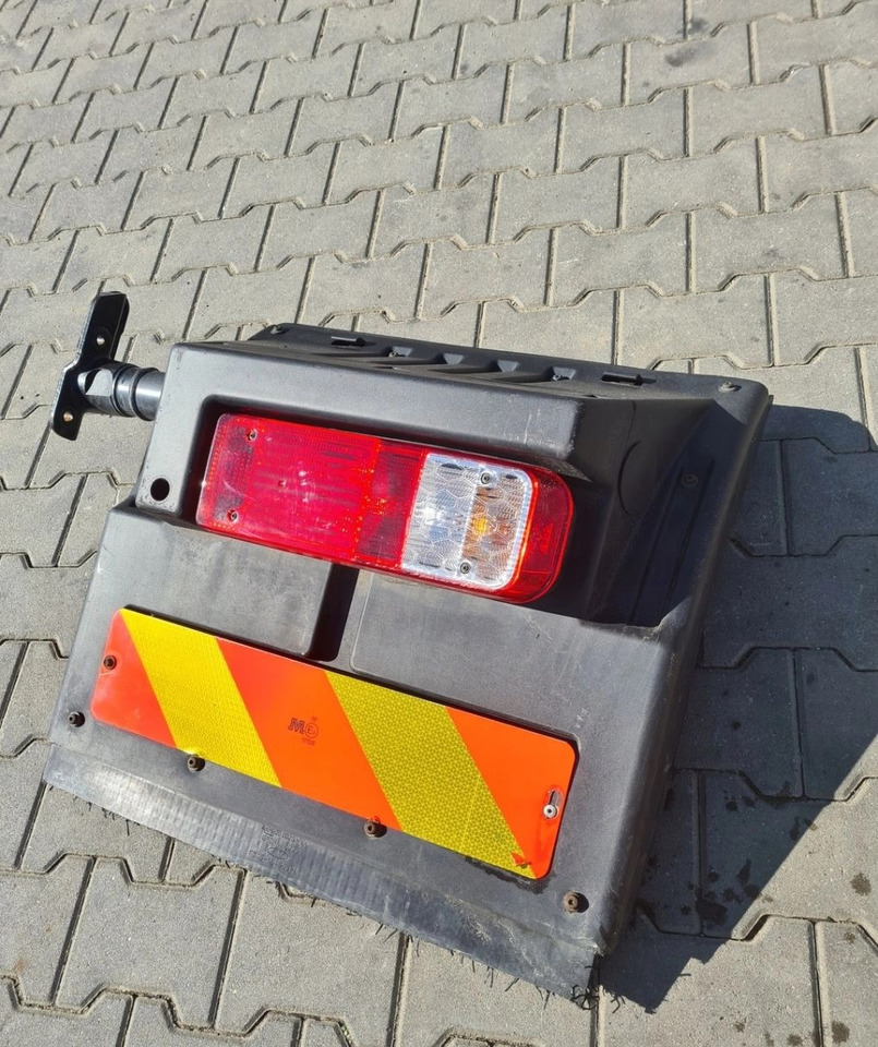BŁOTNIK KOMPLETNY PRAWY TYŁ LAMPA CHLAPACZ MOCOWANIE FORD F-MAX CARGO - Blatobran: slika 2 BŁOTNIK KOMPLETNY PRAWY TYŁ LAMPA CHLAPACZ MOCOWANIE FORD F-MAX CARGO - Blatobran: slika 2