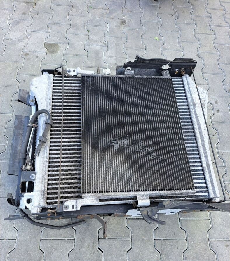 Behr KOMPLET CHŁODNICA VOLVO FE RENAULT PREMIUM DXI 7 - Radijator za Kamion: slika 4 Behr KOMPLET CHŁODNICA VOLVO FE RENAULT PREMIUM DXI 7 - Radijator za Kamion: slika 4