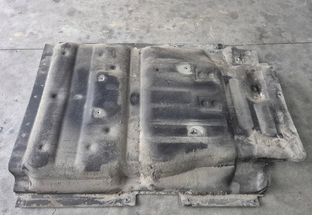 FORD EKOLOGIA WYCISZENIE WYGŁUSZENIE OSŁONA SILNIKA KABINY FORD F-MAX CARGO - LEWA - Motor i delovi: slika 4 FORD EKOLOGIA WYCISZENIE WYGŁUSZENIE OSŁONA SILNIKA KABINY FORD F-MAX CARGO - LEWA - Motor i delovi: slika 4