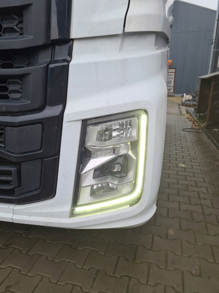 FORD F-MAX PRZÓD KOMPLETNY LAMPA XENON LED GRILL BELKA - Branik za Kamion: slika 4 FORD F-MAX PRZÓD KOMPLETNY LAMPA XENON LED GRILL BELKA - Branik za Kamion: slika 4
