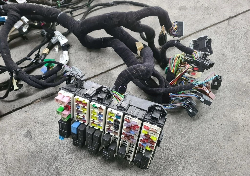 FORD WIĄZKA INSTALACJA KABINY KONSOLI DESKI ROZDZIELCZEJ FORD F-MAX 500 TRUCKS - Kablovi/ Žičana oprema za Kamion: slika 5 FORD WIĄZKA INSTALACJA KABINY KONSOLI DESKI ROZDZIELCZEJ FORD F-MAX 500 TRUCKS - Kablovi/ Žičana oprema za Kamion: slika 5