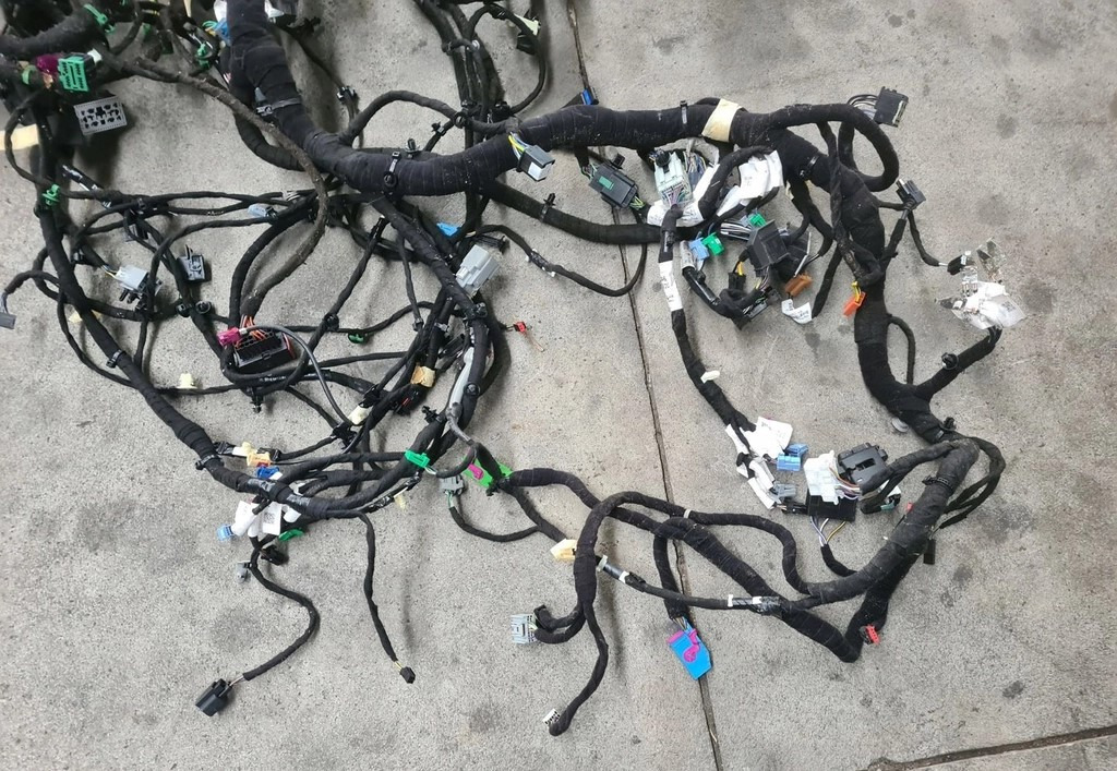 FORD WIĄZKA INSTALACJA KABINY KONSOLI DESKI ROZDZIELCZEJ FORD F-MAX 500 TRUCKS - Kablovi/ Žičana oprema za Kamion: slika 2 FORD WIĄZKA INSTALACJA KABINY KONSOLI DESKI ROZDZIELCZEJ FORD F-MAX 500 TRUCKS - Kablovi/ Žičana oprema za Kamion: slika 2