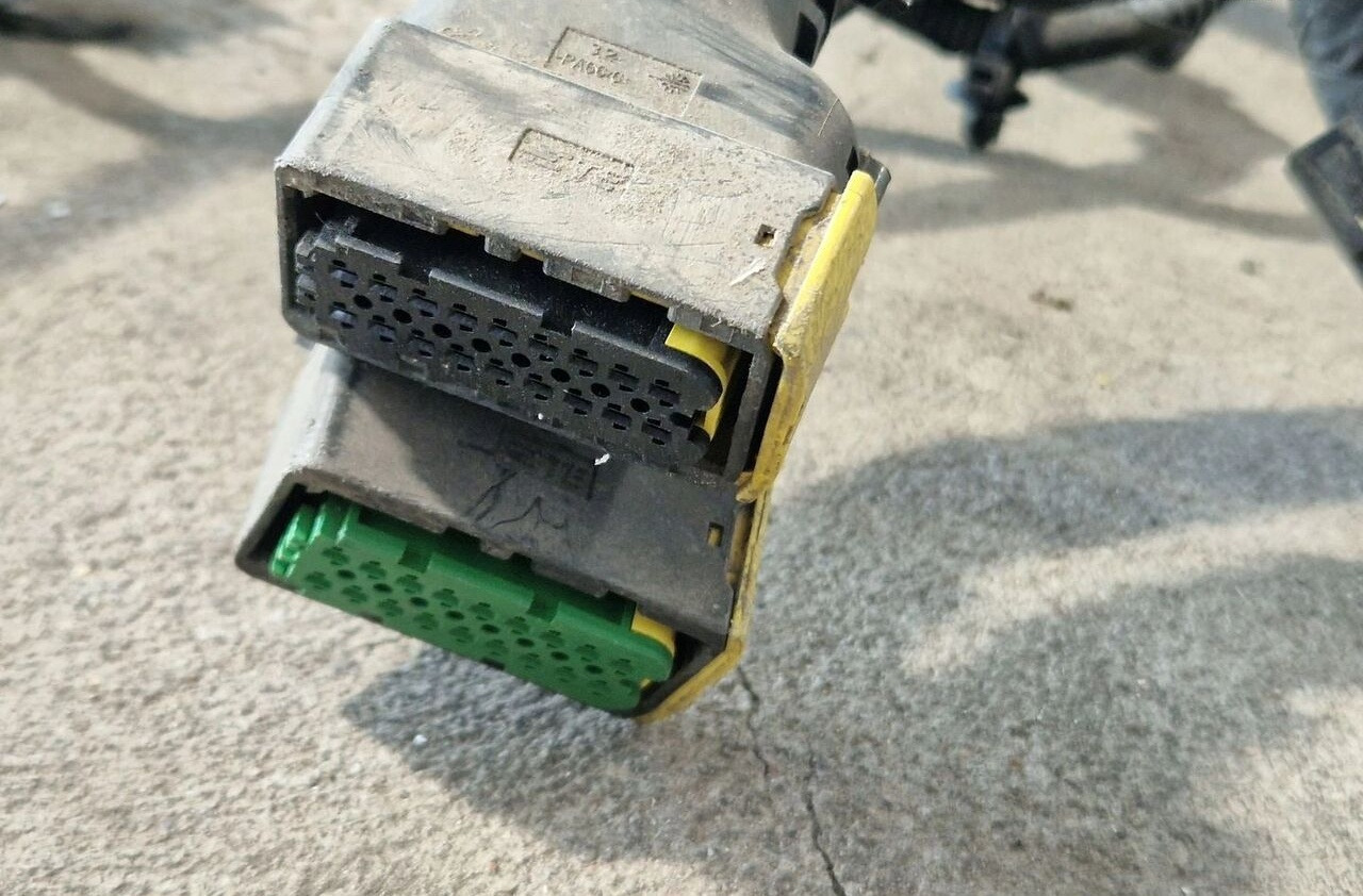 FORD WIĄZKA INSTALACJA RAMY FORD F MAX 5 ROK 2021 - Kablovi/ Žičana oprema za Kamion: slika 4 FORD WIĄZKA INSTALACJA RAMY FORD F MAX 5 ROK 2021 - Kablovi/ Žičana oprema za Kamion: slika 4