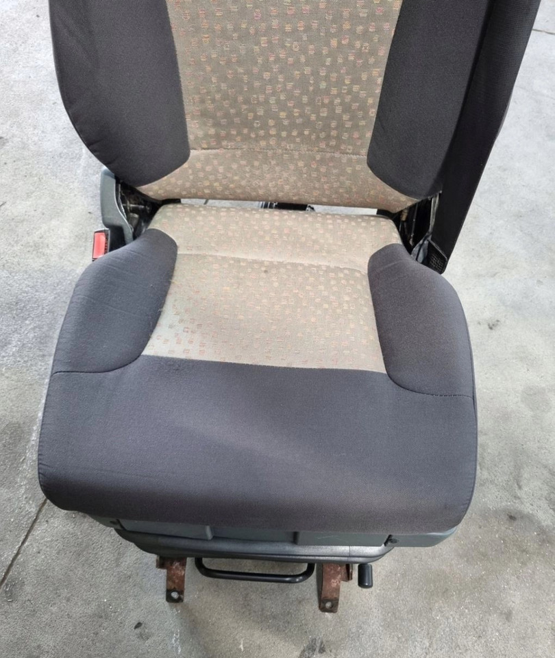 FOTEL LEWY SIEDZENIE KIEROWCY RENAULT MIDLUM PREMIUM DXI - Sedište: slika 5 FOTEL LEWY SIEDZENIE KIEROWCY RENAULT MIDLUM PREMIUM DXI - Sedište: slika 5