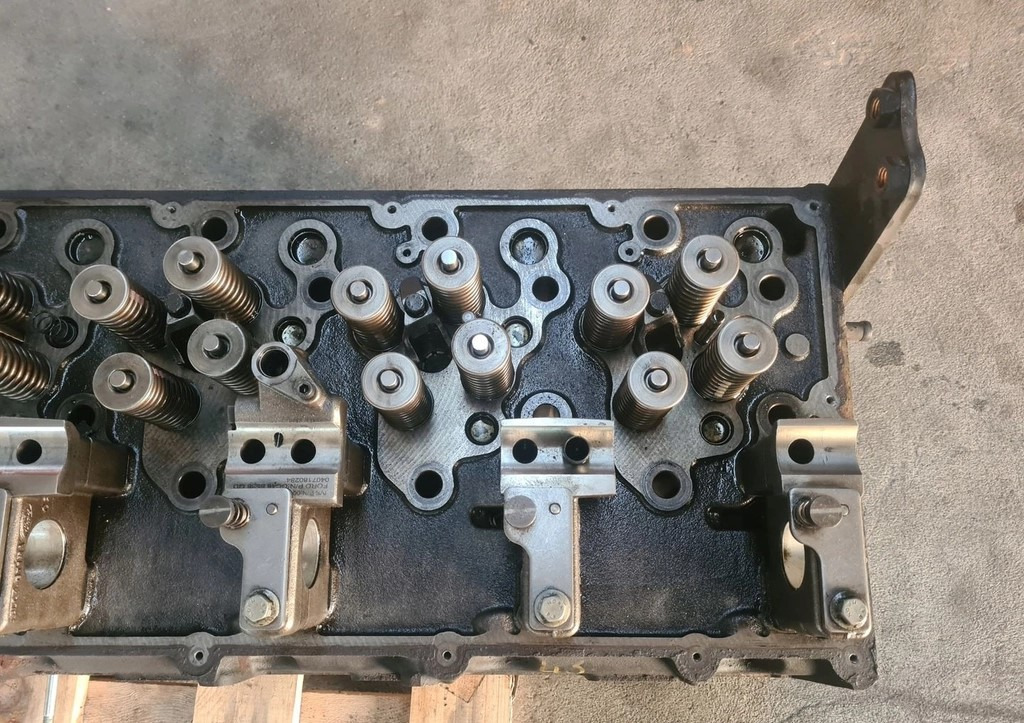 GŁOWICA SILNIKA FORD F-MAX 500 TRUCKS EURO 6 RFGC 46 6090 AE - Zaglavlje motora: slika 4 GŁOWICA SILNIKA FORD F-MAX 500 TRUCKS EURO 6 RFGC 46 6090 AE - Zaglavlje motora: slika 4