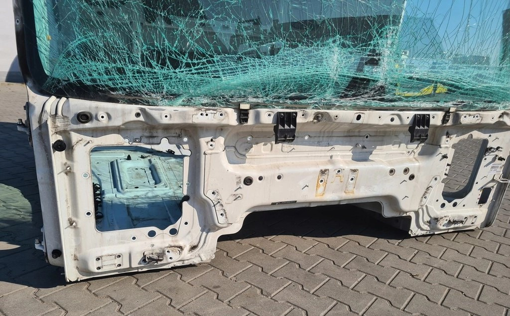 Kabina GOŁA SZKIELET POSZYCIE BLACHA RENAULT GAMA T HIGH WYSOKA KABINA - USZKODZONA: slika 12