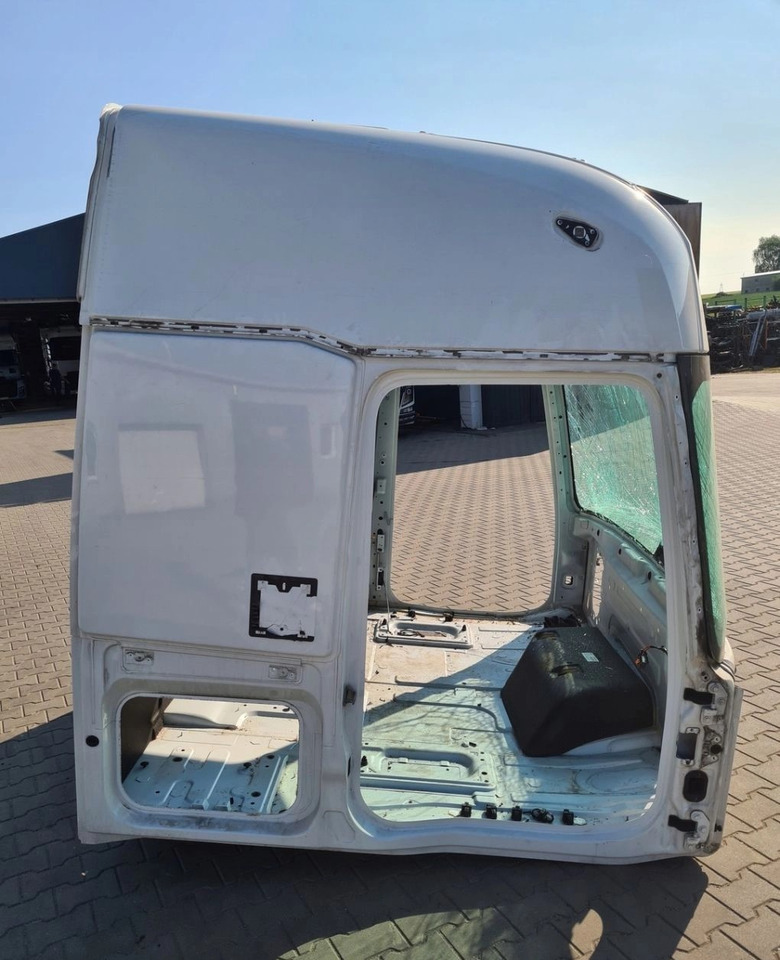 Kabina GOŁA SZKIELET POSZYCIE BLACHA RENAULT GAMA T HIGH WYSOKA KABINA - USZKODZONA: slika 6