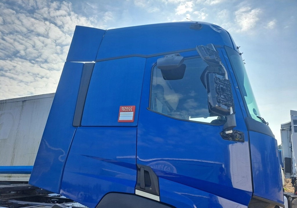 KOMPLETNA RENAULT GAMA T RANGE EURO 6 RENAULT GAMA T RANGE - Kabina: slika 5 KOMPLETNA RENAULT GAMA T RANGE EURO 6 RENAULT GAMA T RANGE - Kabina: slika 5