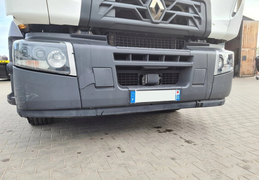 KOMPLETNY Z LAMPAMI PRZÓD RENAULT PREMIUM DXI RENAULT GAMA D - Branik: slika 1 KOMPLETNY Z LAMPAMI PRZÓD RENAULT PREMIUM DXI RENAULT GAMA D - Branik: slika 1