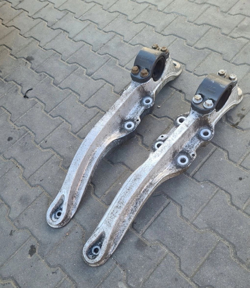 MOCOWANIE PRAWE LUB LEWE PODUSZEK ŁAPA KOŁYSKA DELFIN VOLVO FH 4 FH 5 22327290 - Suspenzija: slika 4 MOCOWANIE PRAWE LUB LEWE PODUSZEK ŁAPA KOŁYSKA DELFIN VOLVO FH 4 FH 5 22327290 - Suspenzija: slika 4