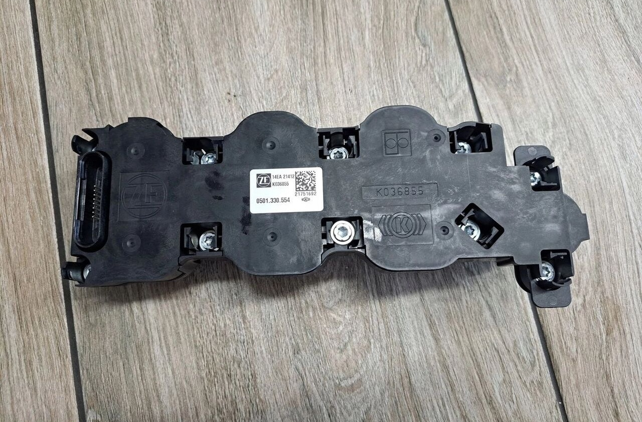 MODUŁ BLOK ELEKTRONIKA WYBIERAKA SKRZYNI BIEGÓW ZF TRAXON 0501.330.554 ZF TRAXON - Transmisija za Kamion: slika 3 MODUŁ BLOK ELEKTRONIKA WYBIERAKA SKRZYNI BIEGÓW ZF TRAXON 0501.330.554 ZF TRAXON - Transmisija za Kamion: slika 3