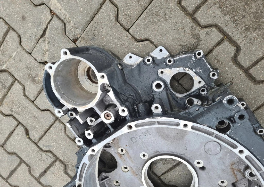 OBUDOWA SPRZĘGŁA KOŁA ZAMACHOWEGO VOLVO FL FE D7 RENAULT PREMIUM MIDLUM DXI 04905439 1445758 - Kvačilo i delovi: slika 4 OBUDOWA SPRZĘGŁA KOŁA ZAMACHOWEGO VOLVO FL FE D7 RENAULT PREMIUM MIDLUM DXI 04905439 1445758 - Kvačilo i delovi: slika 4