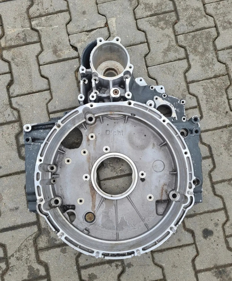 OBUDOWA SPRZĘGŁA KOŁA ZAMACHOWEGO VOLVO FL FE D7 RENAULT PREMIUM MIDLUM DXI 04905439 1445758 - Kvačilo i delovi: slika 1 OBUDOWA SPRZĘGŁA KOŁA ZAMACHOWEGO VOLVO FL FE D7 RENAULT PREMIUM MIDLUM DXI 04905439 1445758 - Kvačilo i delovi: slika 1