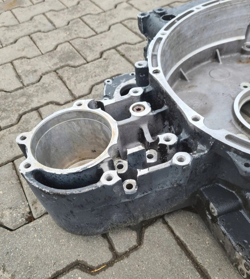 OBUDOWA SPRZĘGŁA KOŁA ZAMACHOWEGO VOLVO FL FE D7 RENAULT PREMIUM MIDLUM DXI 04905439 1445758 - Kvačilo i delovi: slika 5 OBUDOWA SPRZĘGŁA KOŁA ZAMACHOWEGO VOLVO FL FE D7 RENAULT PREMIUM MIDLUM DXI 04905439 1445758 - Kvačilo i delovi: slika 5