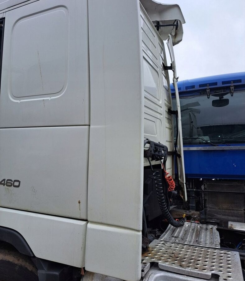 OWIEWKA LEWA SPOILER ZAKABINOWY VOLVO FH 12 13 - Aerodinamika/ Spojler za Kamion: slika 3 OWIEWKA LEWA SPOILER ZAKABINOWY VOLVO FH 12 13 - Aerodinamika/ Spojler za Kamion: slika 3