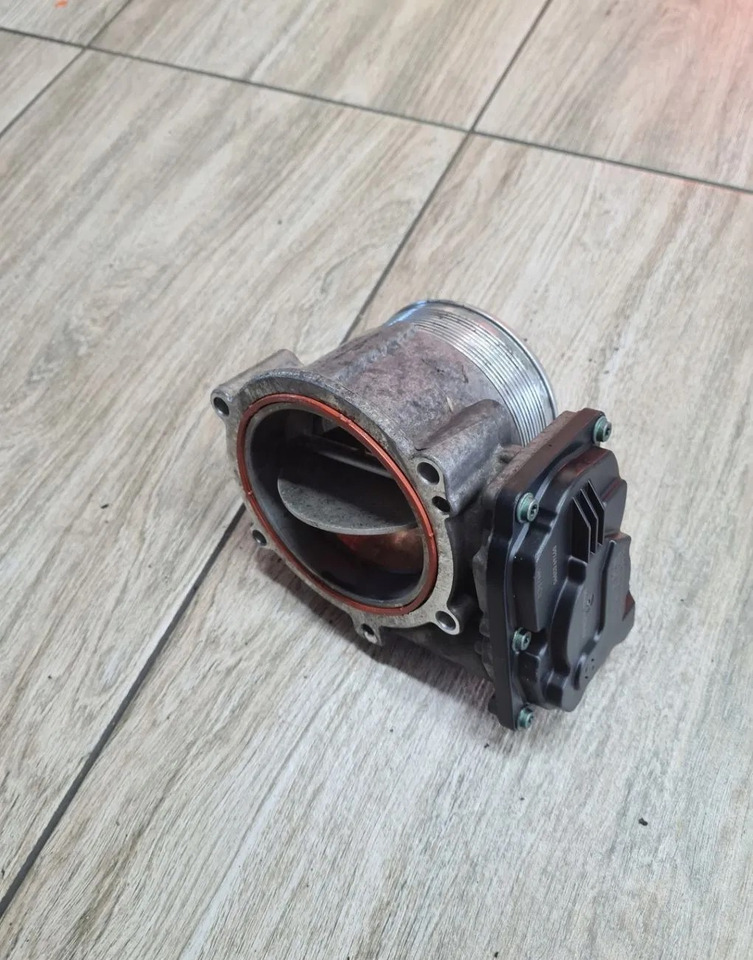 PRZEPUSTNICA ZAWÓR EGR FORD F-MAX CARGO 500 GC46 9E926 AA - Motor i delovi: slika 1 PRZEPUSTNICA ZAWÓR EGR FORD F-MAX CARGO 500 GC46 9E926 AA - Motor i delovi: slika 1